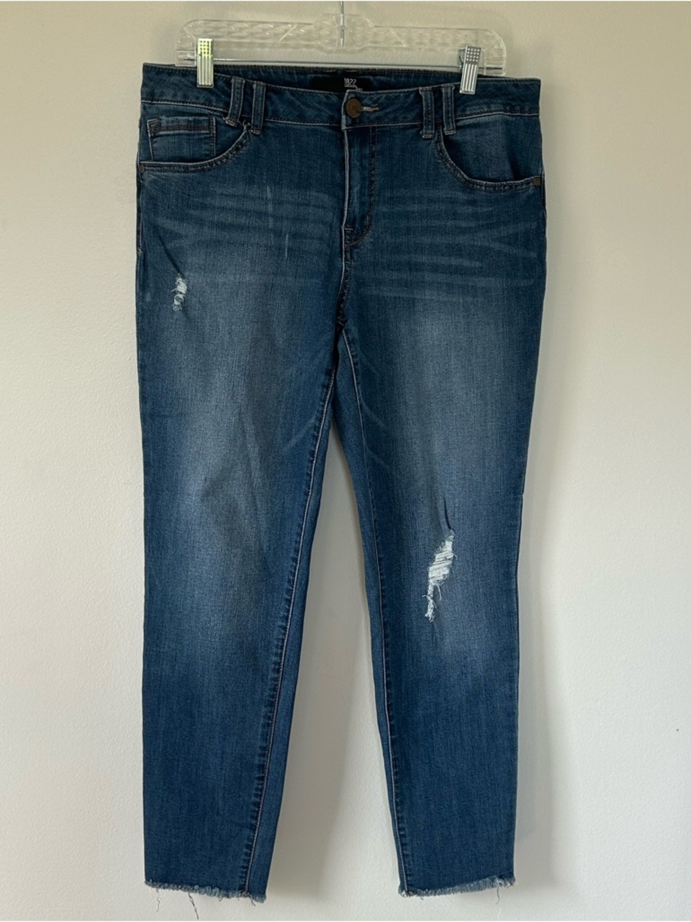 1822 Denim Distressed Jeans (14)